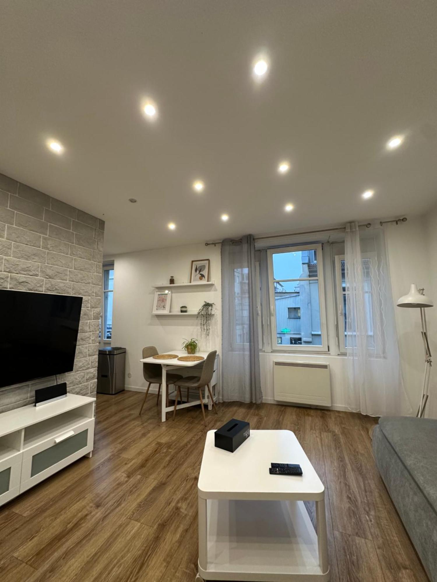 # Le 2 # Tres Beau T3 1Er Etage Tout Confort, Neuf, Mulhouse Centre Exteriör bild